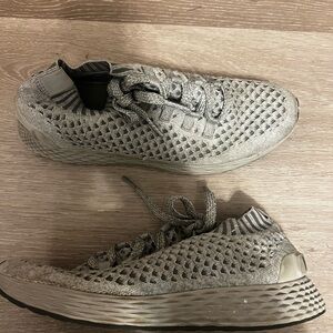 Gray Knit No Bull Tennis Shows Like New Size 10 (fit more like 9)